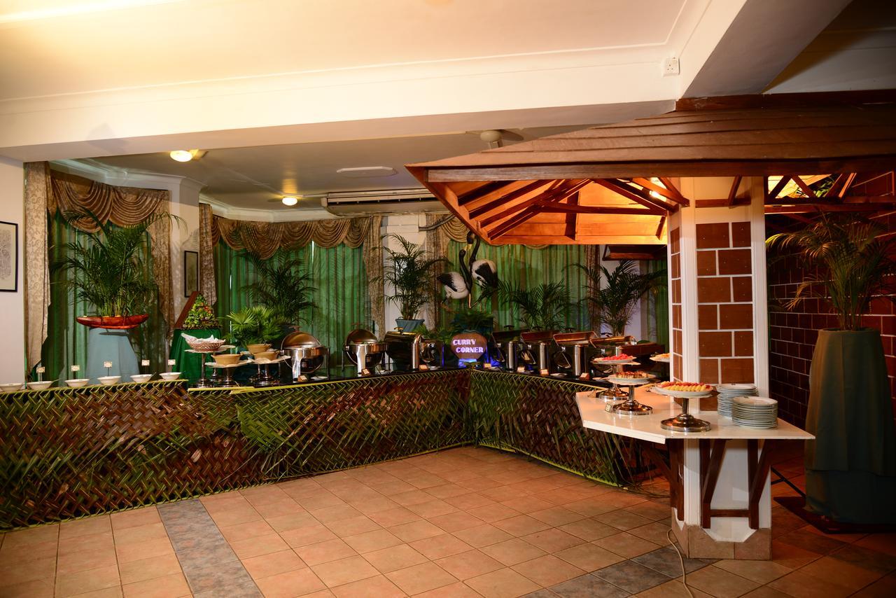 The Royal Mall Kandy Buitenkant foto