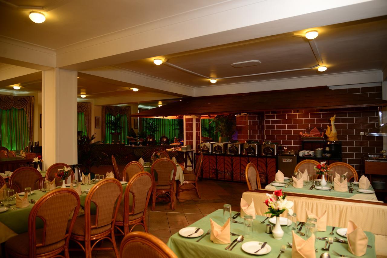 The Royal Mall Kandy Buitenkant foto